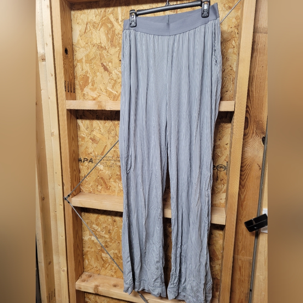 WeWoreWhat NWT Pinstripe Wide Leg Pants Womans Size Large